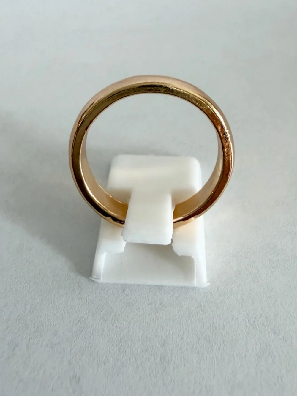 BNIB - Classic Polished Gold Finish Band Ring